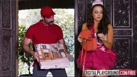 He delivers pizza to a young girl who hasn’t had sex with me