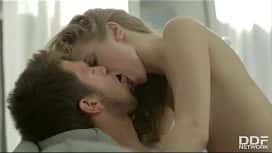 تشعر أنها بحاجة كبيرة إلى المودة