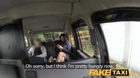 المرأة تتعامل مع كس رائع