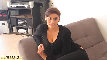 عذراء لممارسة الجنس في بلويستي