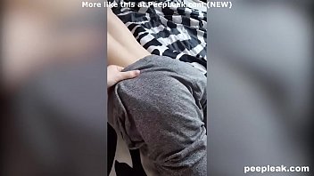 تستيقظ مع أختها فوقه وتطلب منها أن تمتص قضيبه