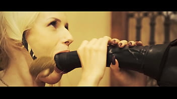 المرأة الناضجة استمناء ووضع الديك المطاط فيها