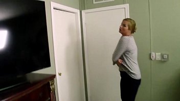 تُظهر الرومانية كاميليا فوتوتا آباءها كم هم كبيرون