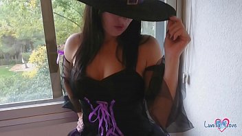 ممارسة الجنس مع ساحرة مارس الجنس في الحمار