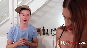 مؤخرة كبيرة وثدي كبيؤ سكس امراة في عمر 40