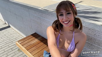 ذات الصدور الكبيرة من قبل اثنين في وقت واحد