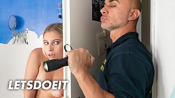 بنات صغيرة لديه اضفير كبيرة سكس نيك زوجة معلم