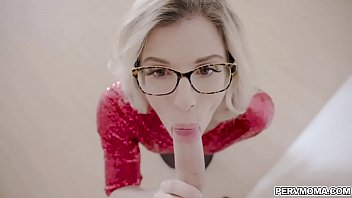 ينيكها وهي تلعب رياضه تصور لزوجه مع فحل اسود